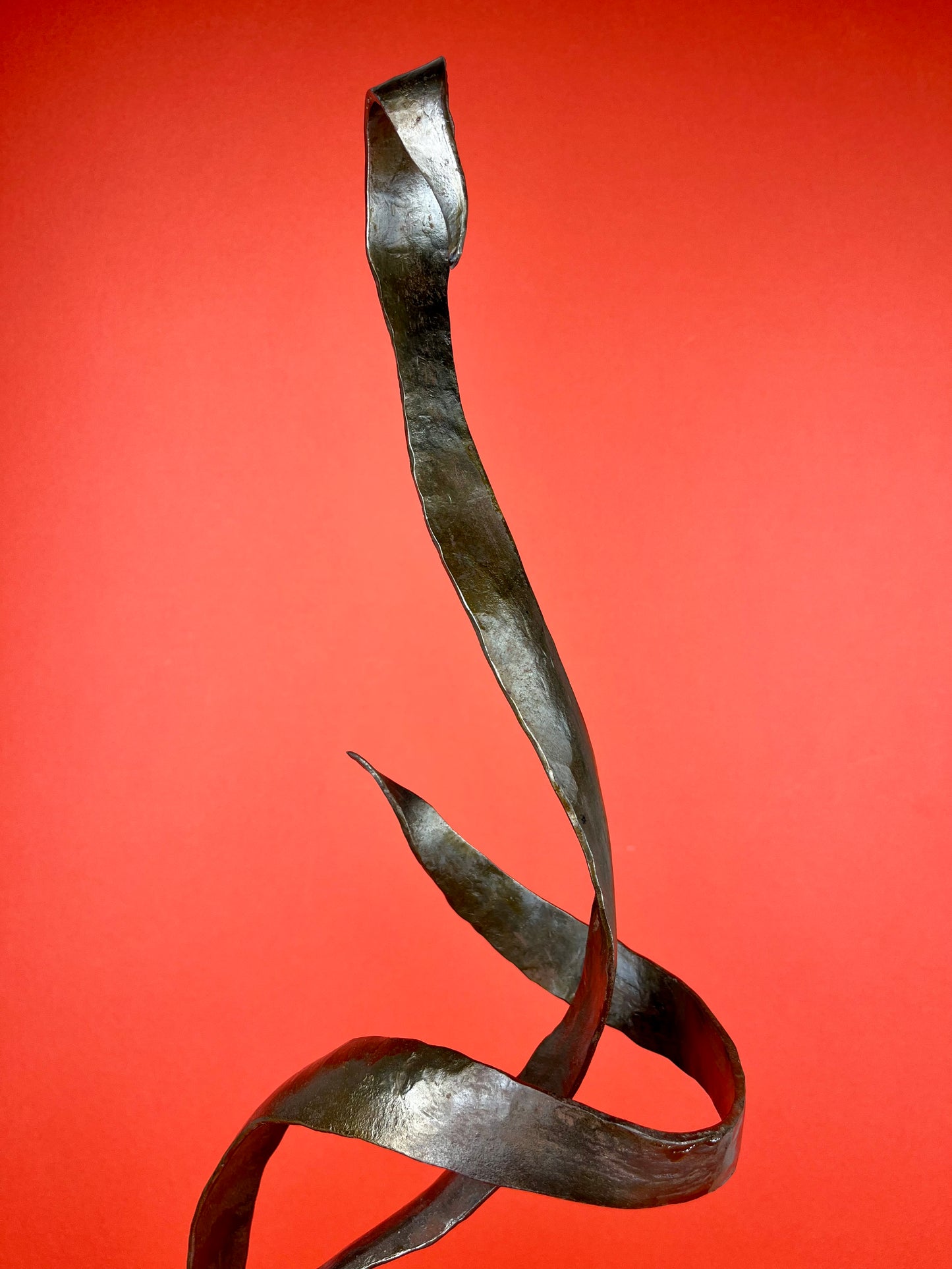 FLOORSTANDING ABSTRACT METAL SCLUPTURE
