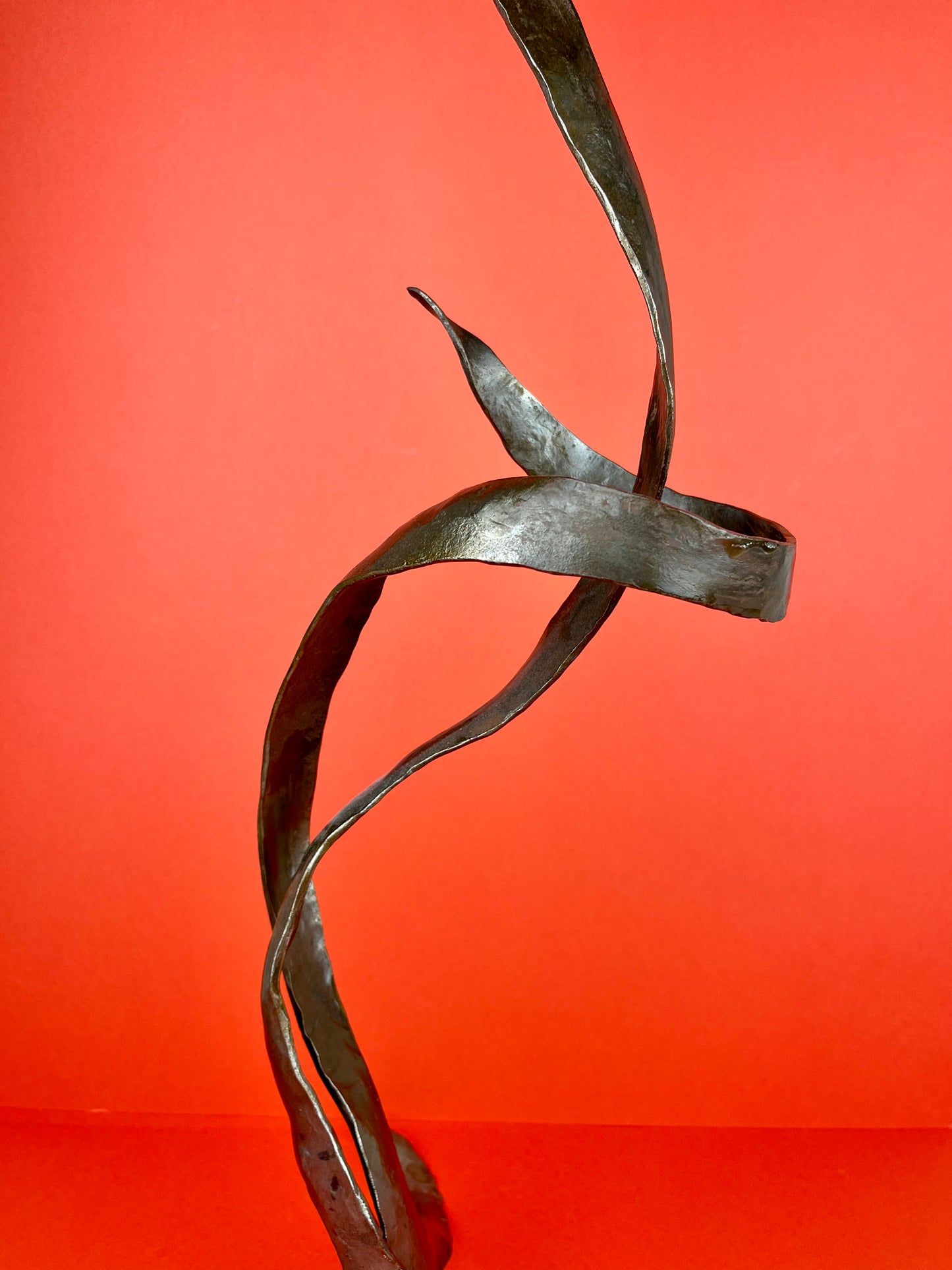 FLOORSTANDING ABSTRACT METAL SCLUPTURE