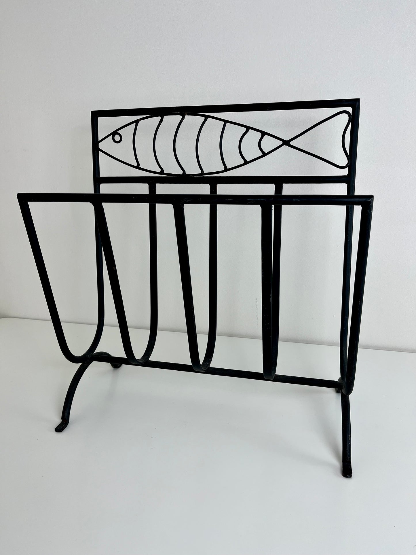 FISH MAGAZINE RACK