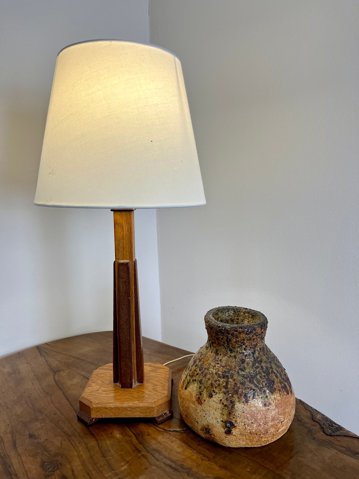 ART DECO TABLE LAMP