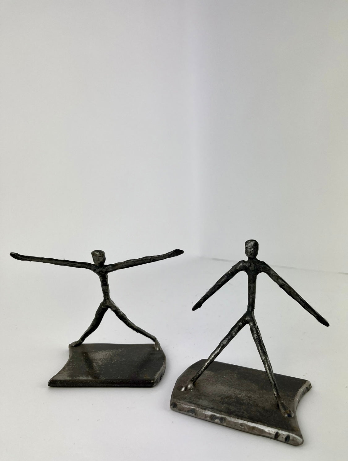 METAL FIGURAL BOOKENDS