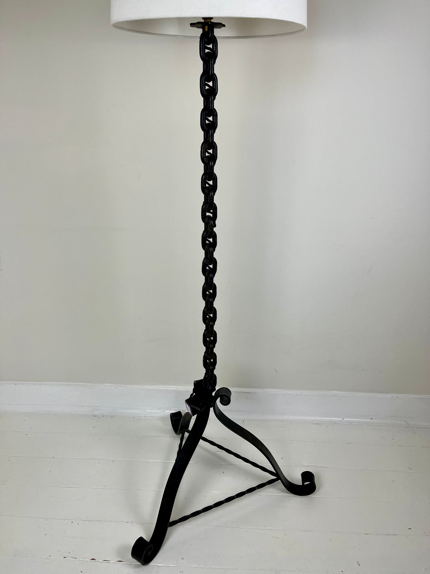 CHAIN LINK FLOOR LAMP