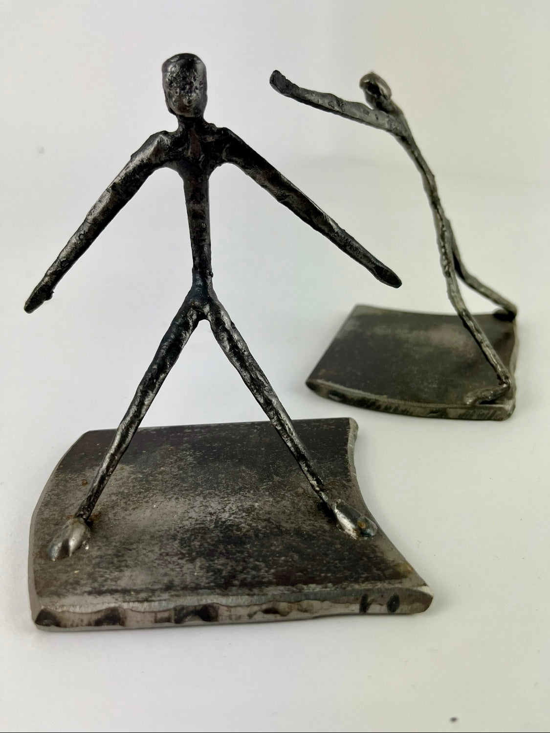 METAL FIGURAL BOOKENDS