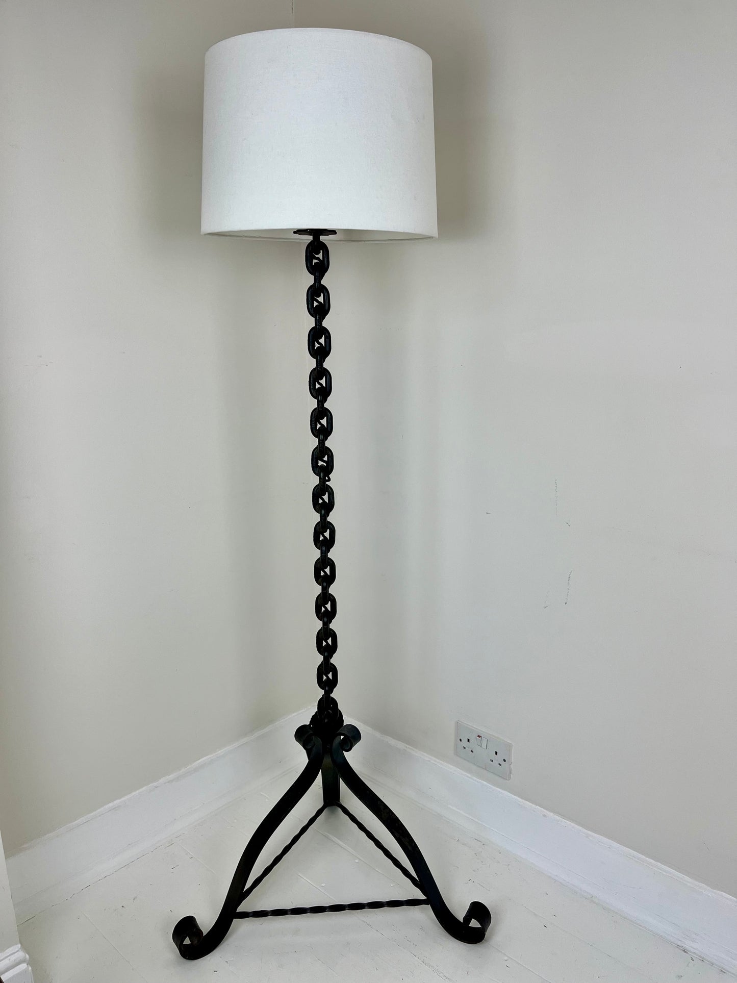 CHAIN LINK FLOOR LAMP